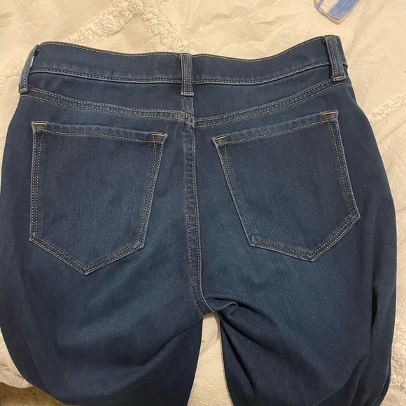 ISO Banana Republic super stretch legging fit jean. Size 28/6 - Picture 2 of 3